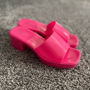 Women’s 6 Pink Plastic Jelly Slip On Chunky Heel Sandals
